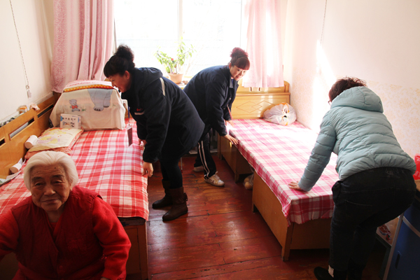 1579340332839808.jpg 老人的笑容,我們的快樂——公司青年志愿者走進(jìn)敬老院活動(dòng)側(cè)記1.jpg